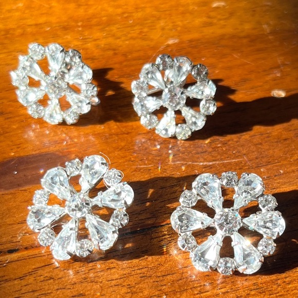 Jewelry - Elegant Vintage Set of Rhinestone Crystal Earrings & 2 Pins